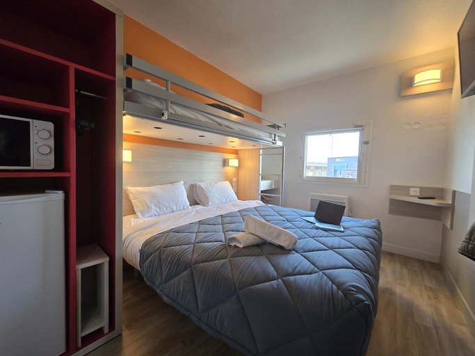 Bedroom 4, Premiere Classe Arras - Tilloy Les Mofflaines, Pas-de-Calais