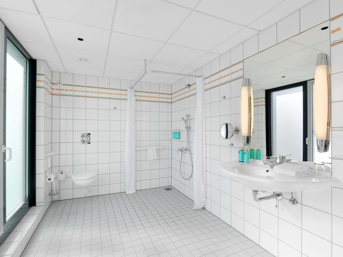 Bathroom 4, Novotel Berlin Mitte, Berlin