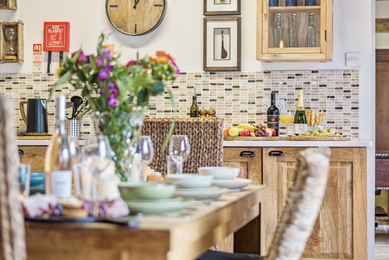 Food & Drinks 5, Whitmoor Farm, Surrey