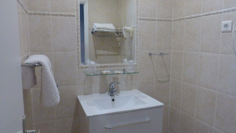 Bathroom 5, Hotel Helvetique, Alpes-Maritimes