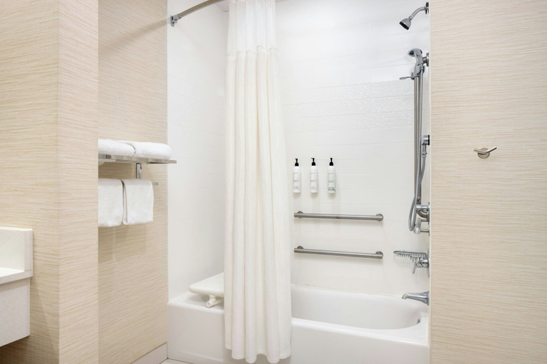 Bathroom 4, Fairfield Inn & Suites by Marriott Lincoln Southeast, Lancaster