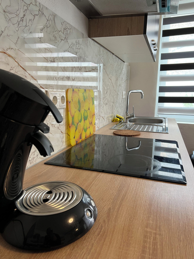 Private kitchen 5, Apartments & Zimmer, Düren