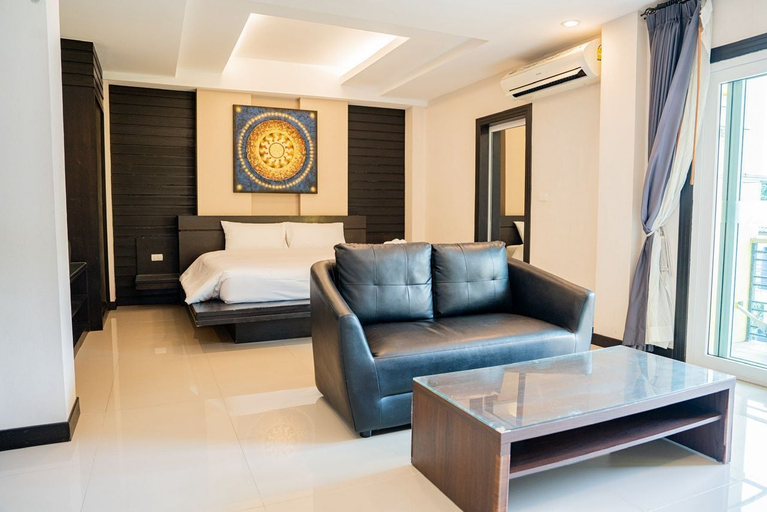 Bedroom 2, Lulu Hotel at The Glasshouse Lion Café, Pulau Phuket