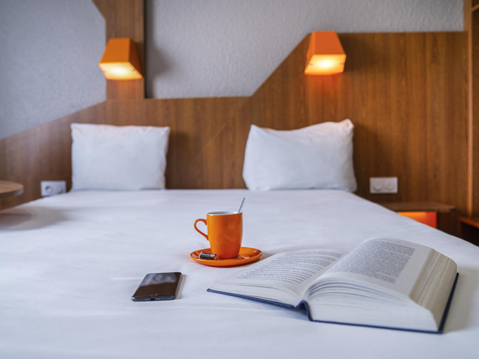 Bedroom 4, ibis Styles Gien, Loiret