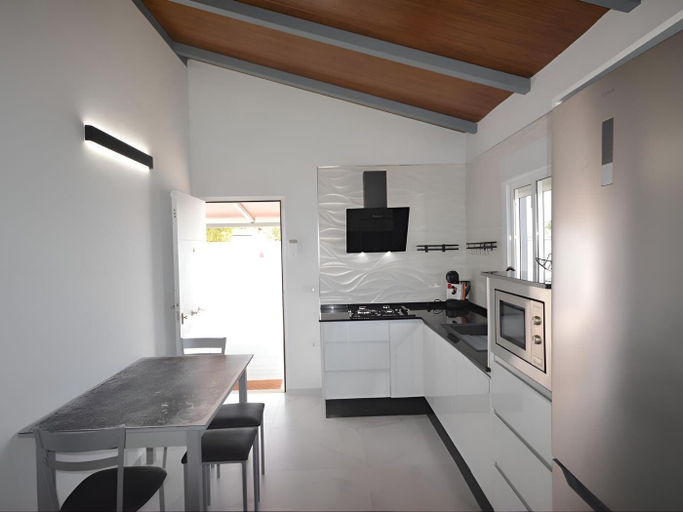 Private kitchen 2, Encantador Chalet con Piscina, Cádiz