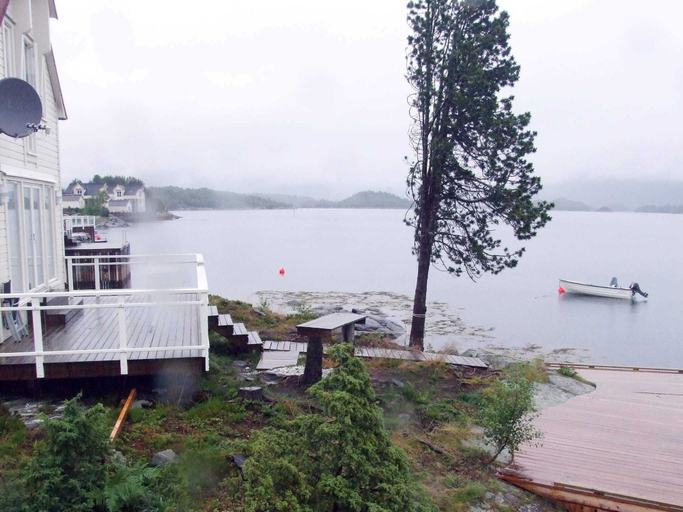Others 5, Holiday Home in Gurskøy, Herøy