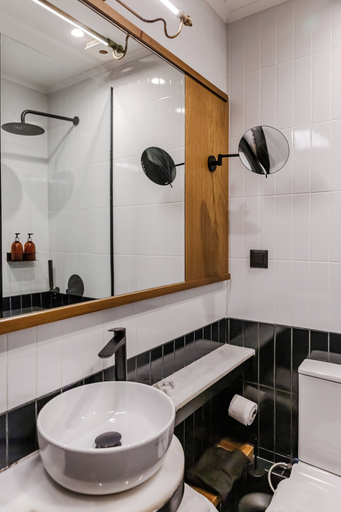 Bathroom 5, Soho Athinas 60, Attica