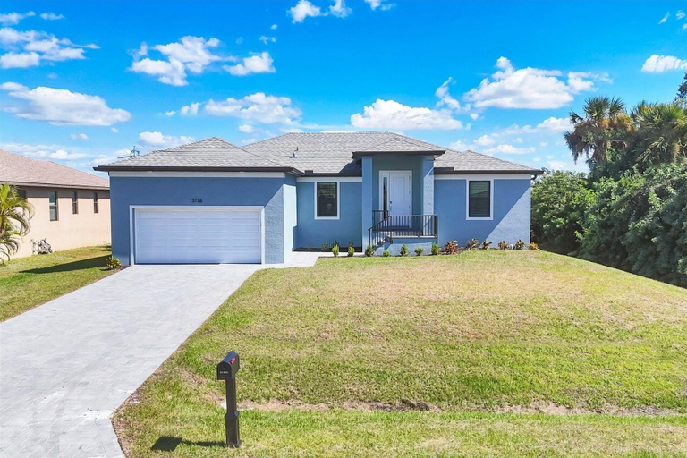 Exterior 5, Punta Gorda 4-Bedroom Private Pool Home on Canal 4 Home, Charlotte