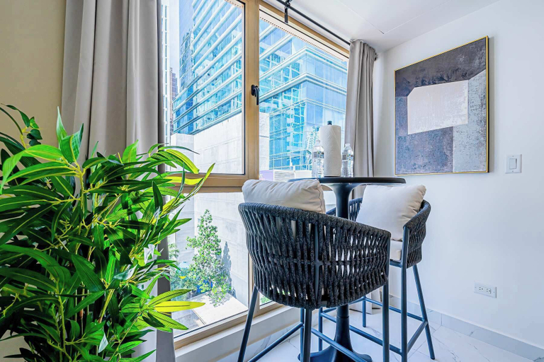 Room 2, w Contemporary 1BR in Vibrant Obarrio, Panamá