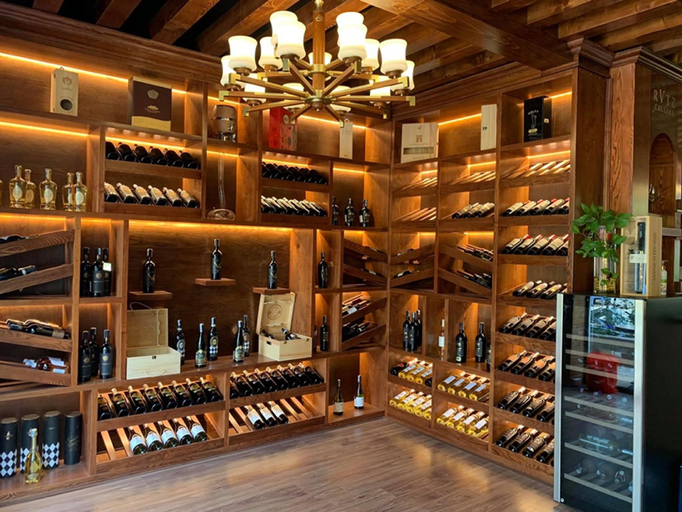 Food & Drinks 5, Bluesky MarQ Luxury Vacation, District 1