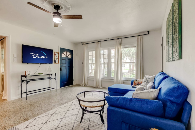 Room 5, Boho Beach Bliss 2BR Retreat Steps From the Sand, Pinellas