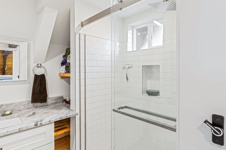 Room 3, Beautifully Remodeled Beach Front A-frame, Mason