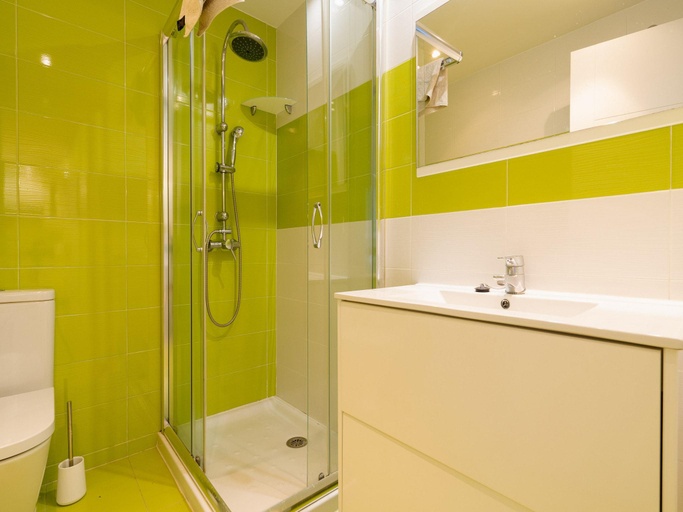 Bathroom 3, Beachside Apartment Marbella, Málaga