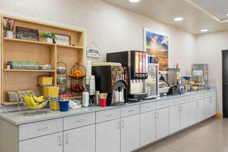 Food & Drinks 5, Days Inn by Wyndham Chino Valley, Yavapai