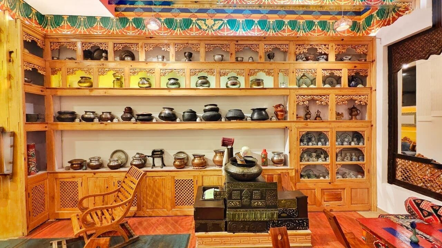Food & Drinks 5, Grand Himalaya, Leh