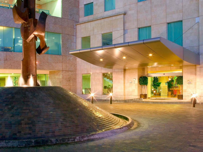 Exterior & Views 2, Hotel Novotel Mexico City Santa Fe, Mexico City