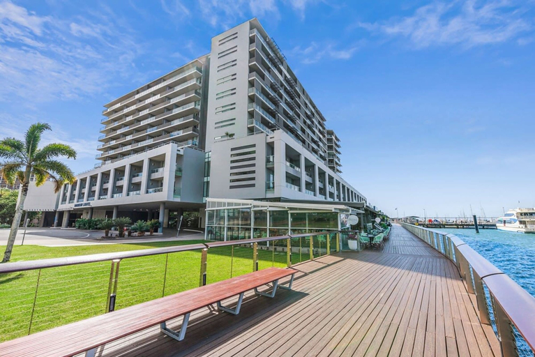 Room 5, Waterfront Bliss Harbour Lights I Gym City, Cairns