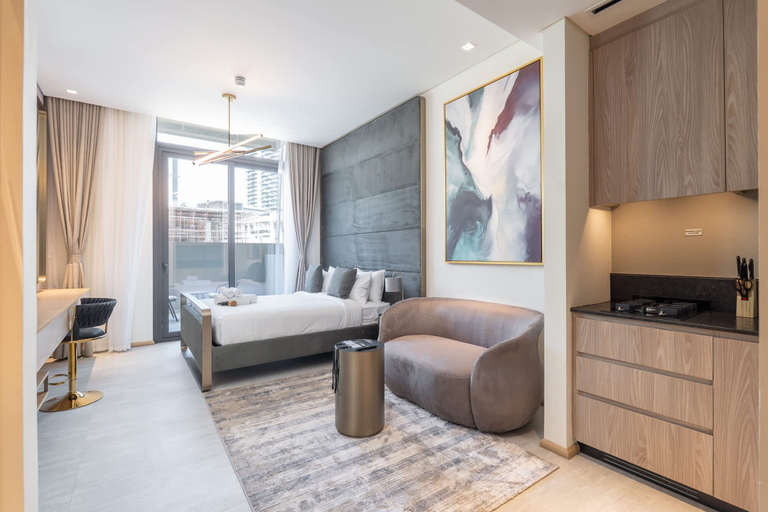 Room 5, A Premium and Modern Studio in The Autograph JVC, Dubai