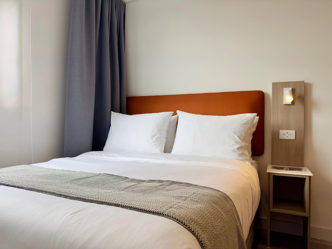 Room 2, w Striking 2BR w Balcony in Santa Barbara, Santafé de Bogotá