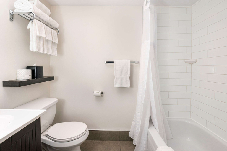 Others 3, Quality Inn & Conference Centre Kingston Central, Frontenac