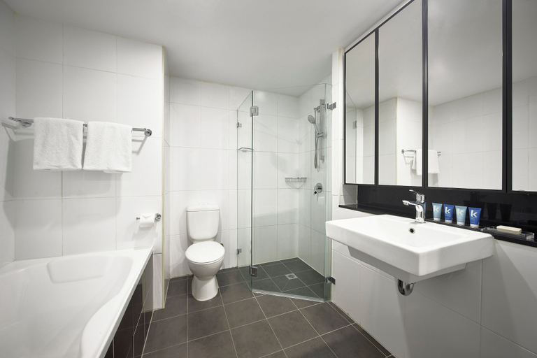 Bathroom 5, Meriton Suites Pitt Street, Sydney, Sydney