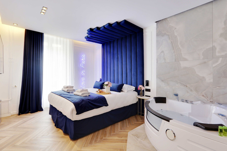 Room 2, Suberb Suite with Jacuzzi Le Marais Beaubourg, Paris