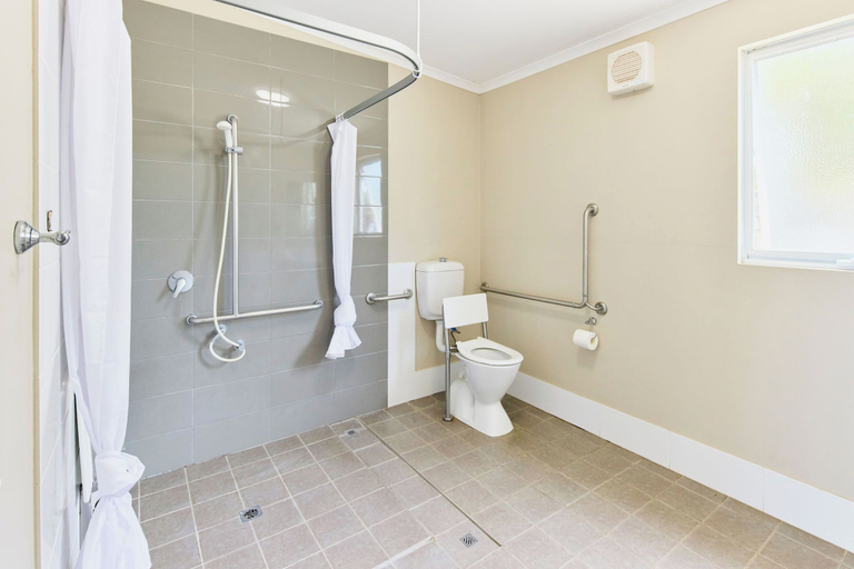 Bathroom 4, RAC Cervantes Holiday Park, Dandaragan