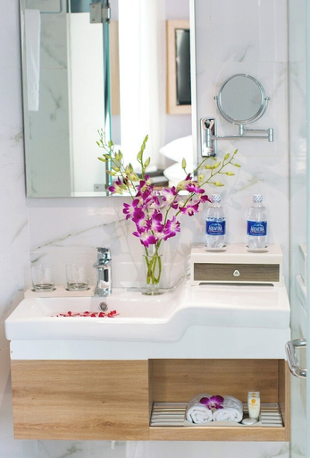 Bathroom 4, Adora Mira Hotel, District 1