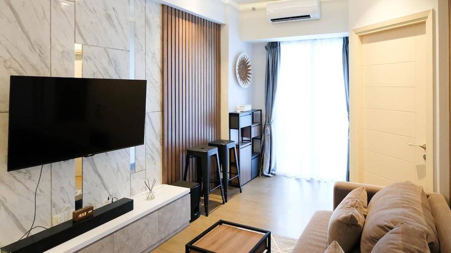 Living Area 3, Aesthetic 2Br Connected To Mall At Supermall Mansion Apartment, Surabaya