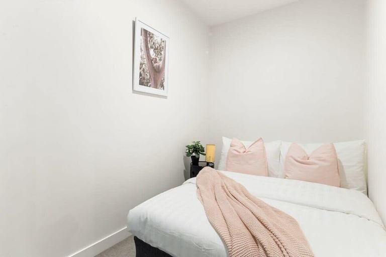 Interior 4, Stylish & Modern 2BR Apt Near Victoria Market, Melbourne