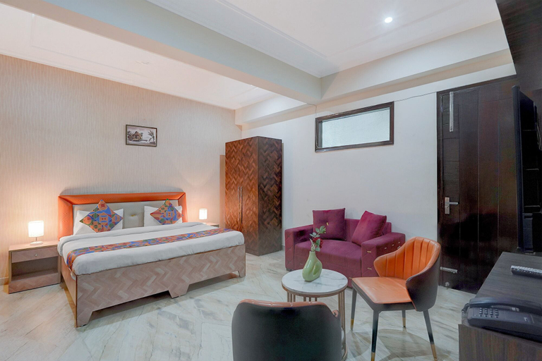 Room 4, Fabhotel Rush Residency, Gautam Buddha Nagar