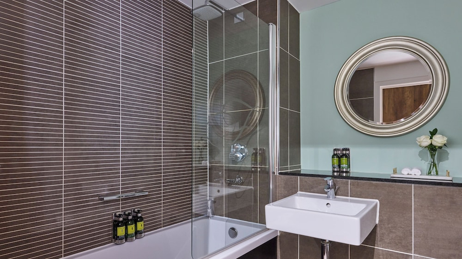 Bathroom 4, Fraser Suites Glasgow, Glasgow