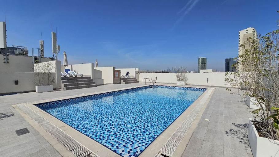 Room 5, Heart-captivating Studio in Shamal Waves 2, Dubai