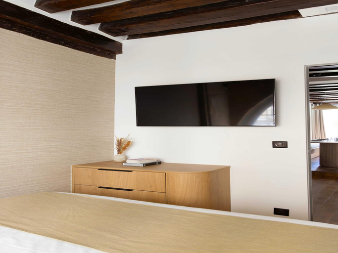 Bedroom 2, Refurbished Apartment - 2BR6P - Chatelet, Paris
