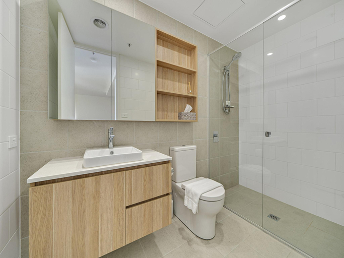 Bathroom 4, Modern 1-Bed Apartment With Parking, Pool and Gym, Canberra