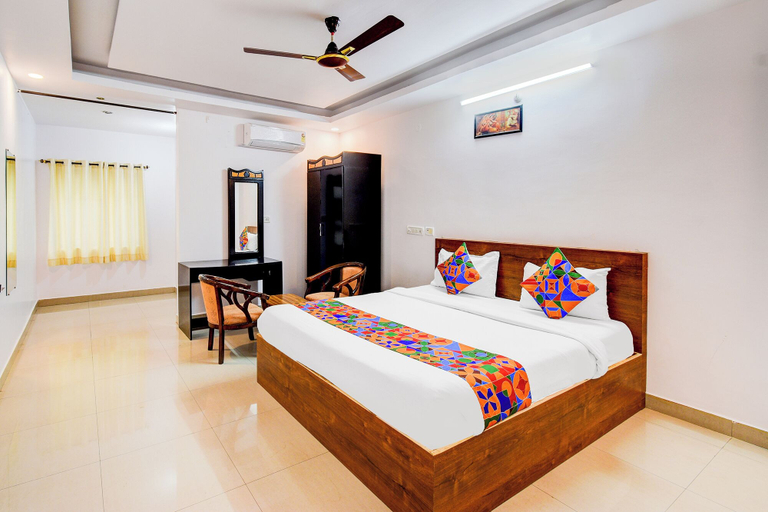 Room 5, Fabhotel Pushpa Grand, Ranga Reddy