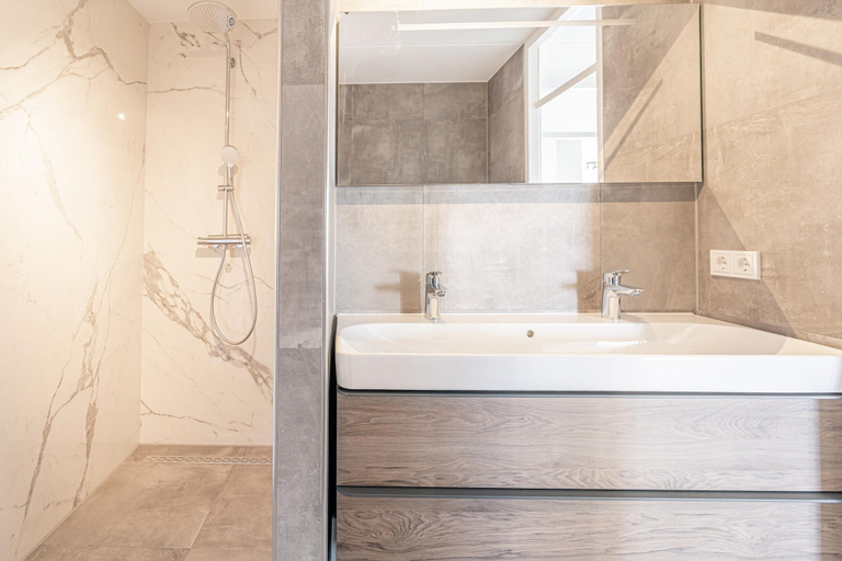 Bathroom 3, 4 Person Apartment With sea View, Texel