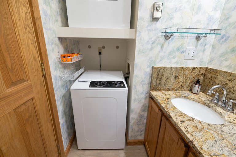 Bathroom 2, Vintage Studio- Private Balcony Studio Bedroom Condo - No Cleaning Fee! by RedAwning, Gunnison