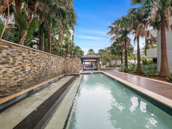 Pool 5, Sunny 2-bed in Valley With Premium Amenities, Fortitude Valley