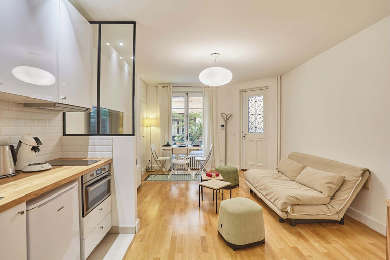 Others 3, Superb Trocadero-arc de Triomphe Apartment, Paris