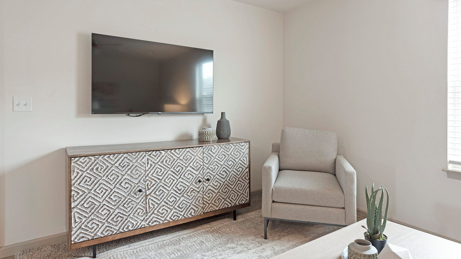 Living area 3, Landing Apartments - Lyman, Spartanburg