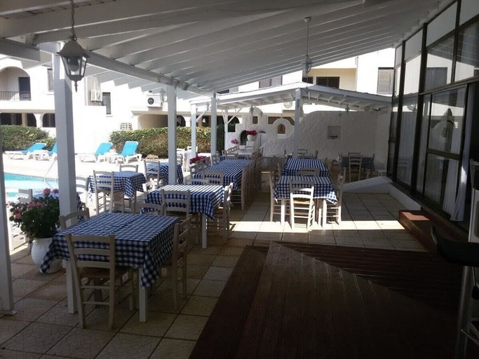 Food & Drinks 5, Amore Protaras Apartments