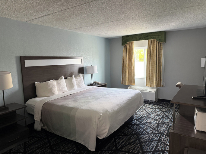 Bedroom 2, Quality Lodge, Branch