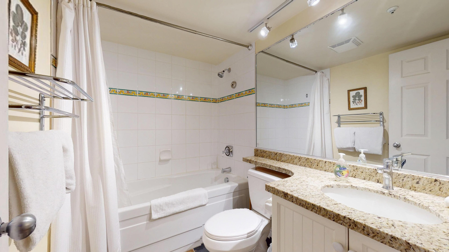 Bathroom 4, Aspens by Whistler Blackcomb VR, Squamish-Lillooet