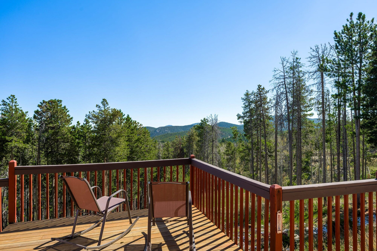 Room 2, Mountain View Apartment Near Downtown Hiking, Clear Creek