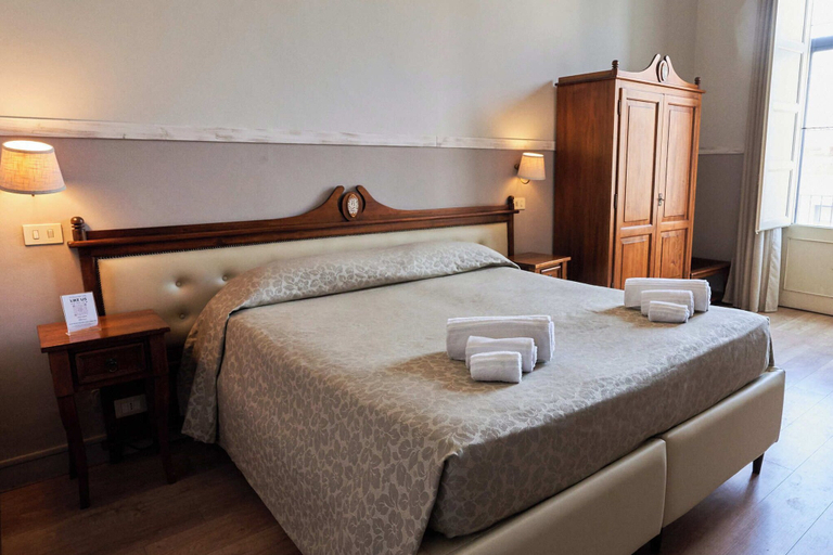 Bedroom 3, La Collegiata Guest House, Catania