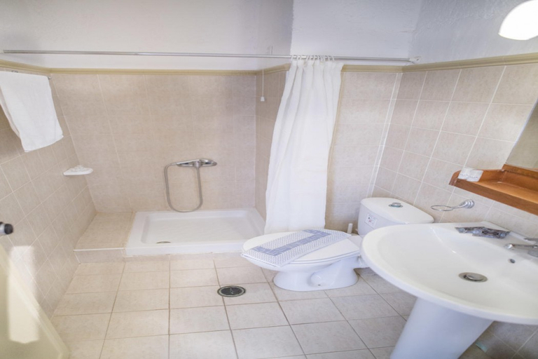 Bathroom 5, Creta Aquamarine hotel, Crete