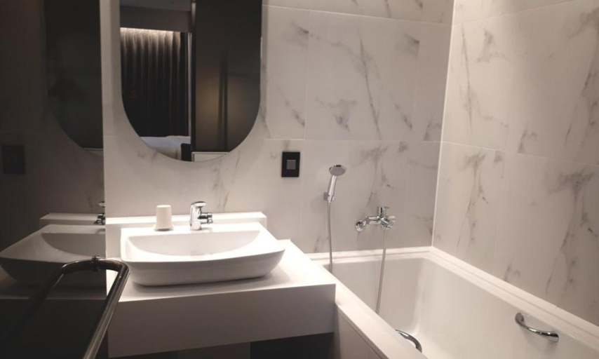 Bathroom 5, Busan Myeongji Ciel Ocean Hotel, Gangseo