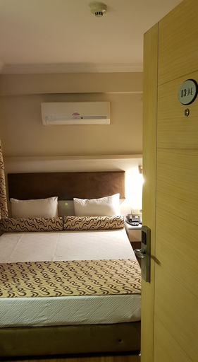 Bedroom 3, Grand Zeybek Hotel, Konak