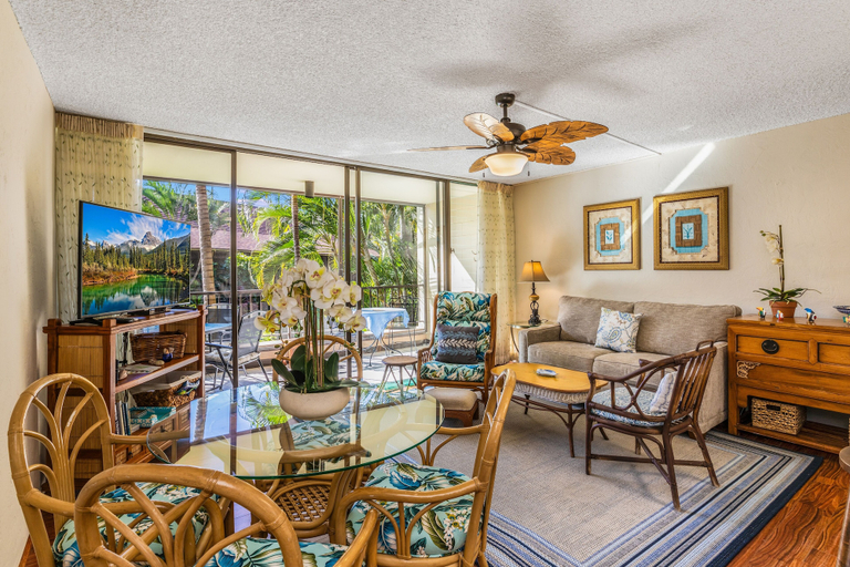 Living area 5, Kalanikai 110 1 Bedroom Condo, Hawaii